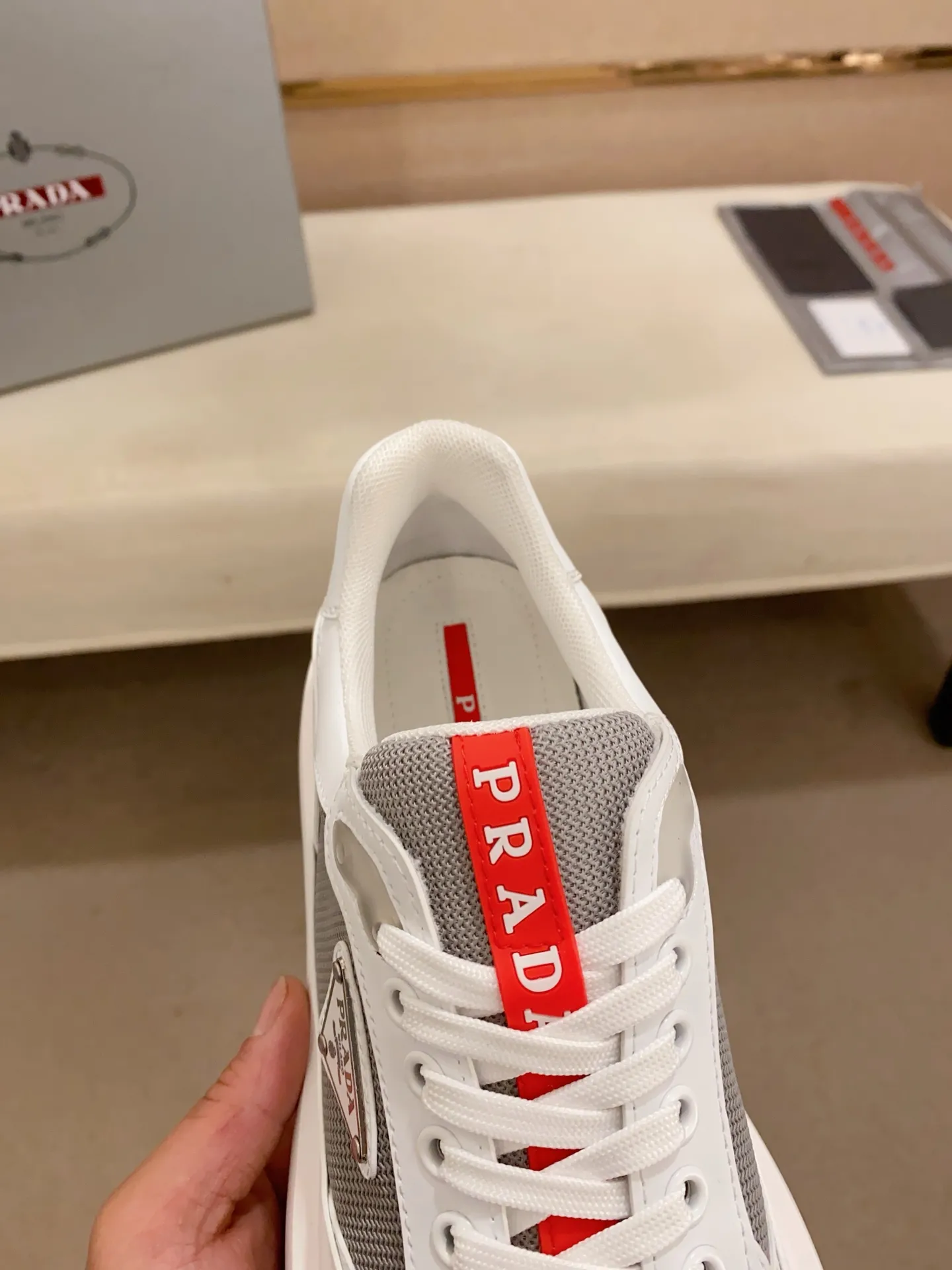 Men's shoes 💰 580💰 ✔️✔️✔️Higher version High-quality new PRADA (Prada) counters are launched simultaneously, new men's shoes, 😘fabrics are selected from breathable fly weave fabrics. Lining: Imported cowhide leather lining. 👍🏿High-end☄️Open-molded non-slip rubber outsole, exquisite lines, simple and elegant, comfortable and high-end for leisure travel. Number of yards: 38 to 44.